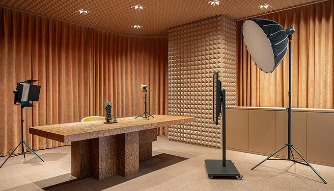 网上找的办公室装修公司和朋友介绍的装修公司，怎么选？